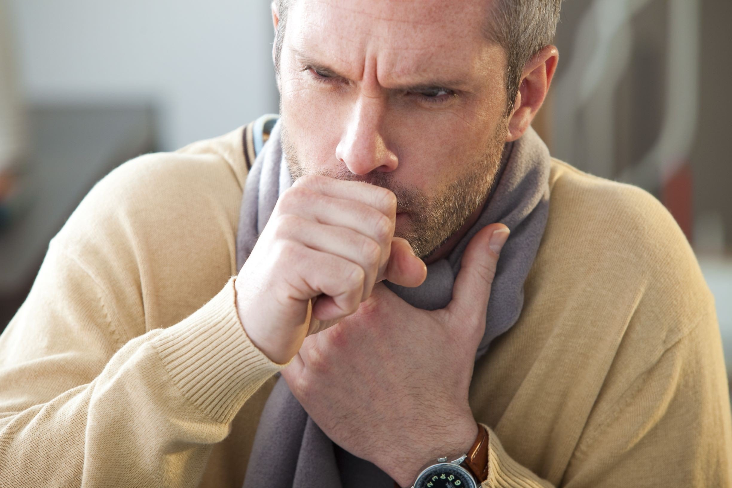 Como tratar a tosse com expetoração e quanto tempo dura